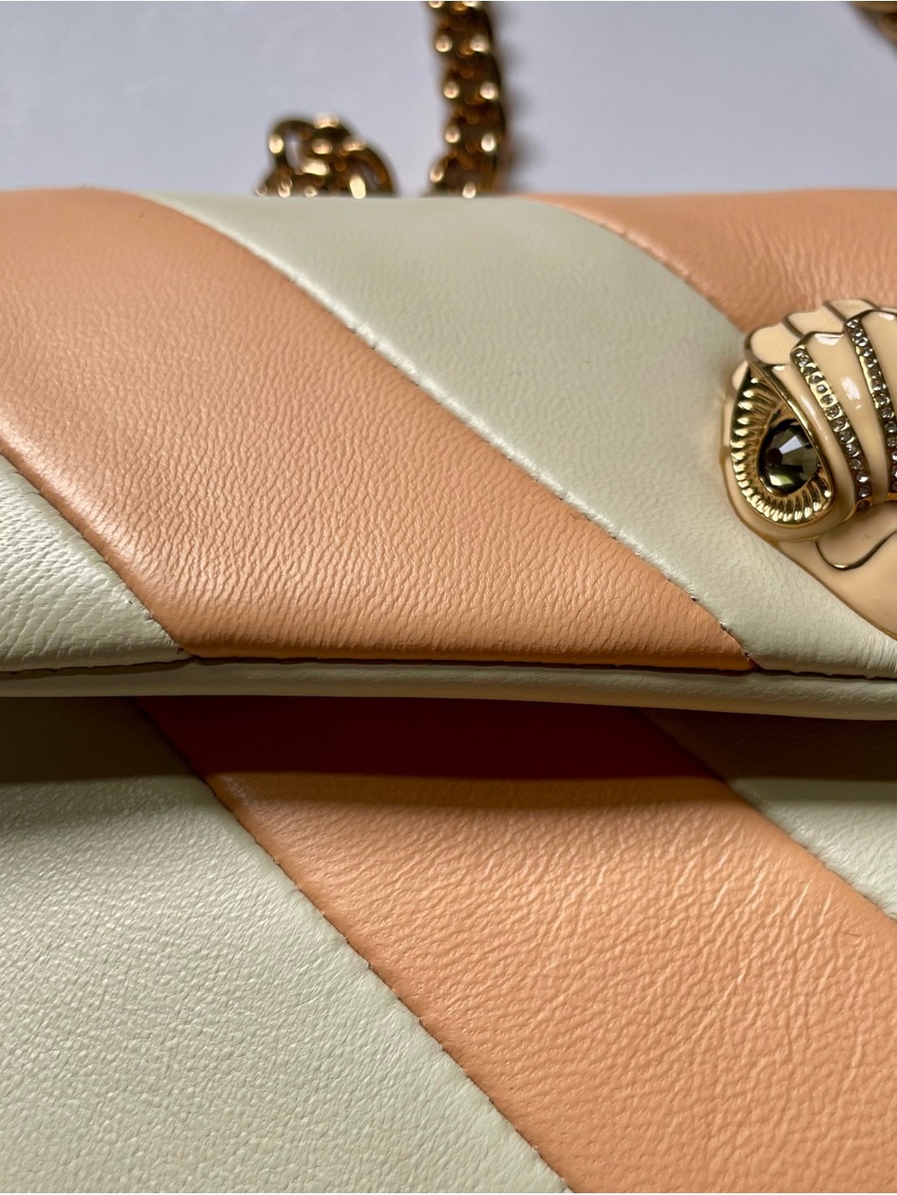 Kurt Geiger London Peach & Cream Quilted Shoulder Bag with Gold Chain, NWT - Picture 3 of 10